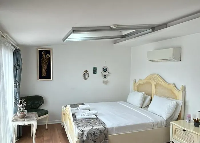 Urla Marin