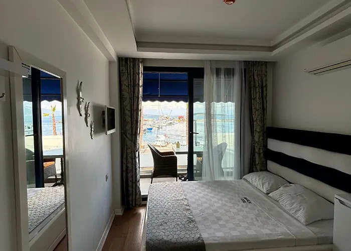 Urla Marin איזמיר